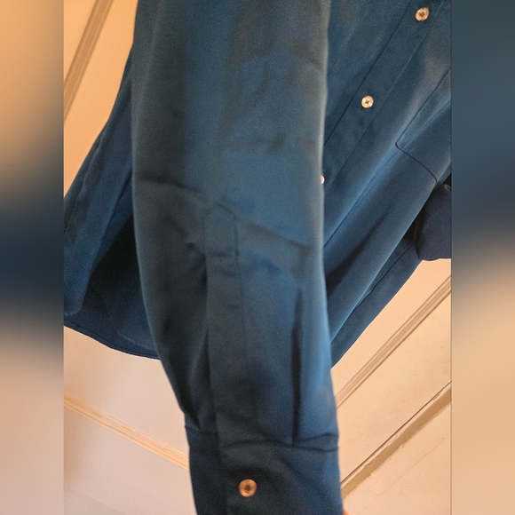 Calvin Klein Gorgeous Dark Green button down blouse! Almost New! SZ Med - Picture 6 of 6